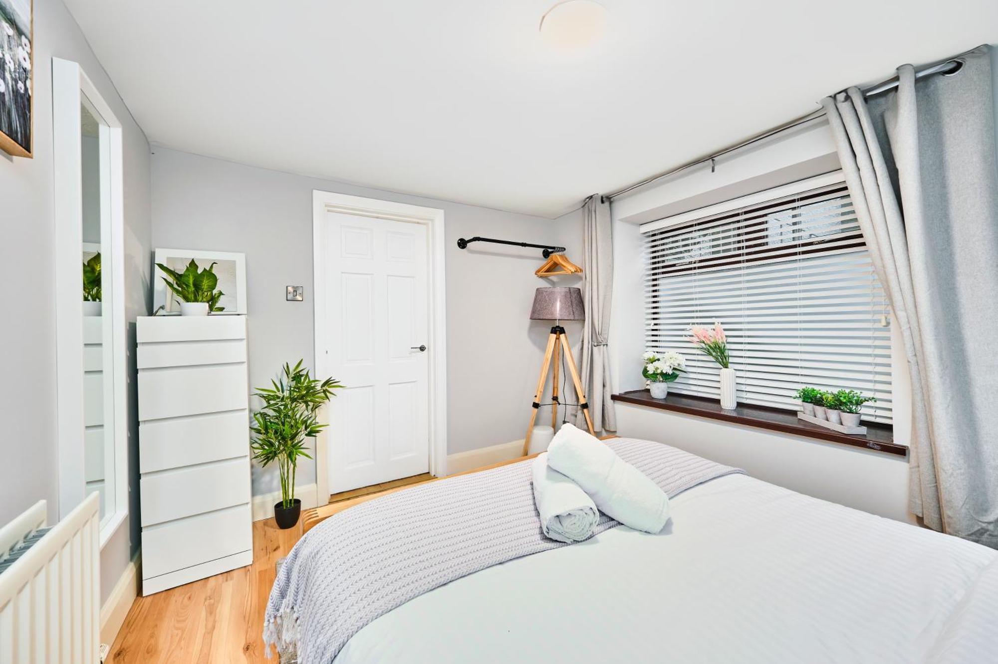 Apartment 1 Golf Terrace - By The Sea